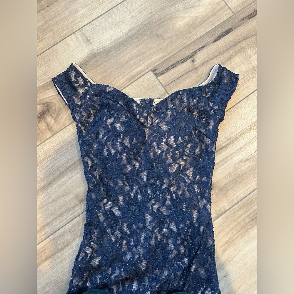 Long lace dress size 1